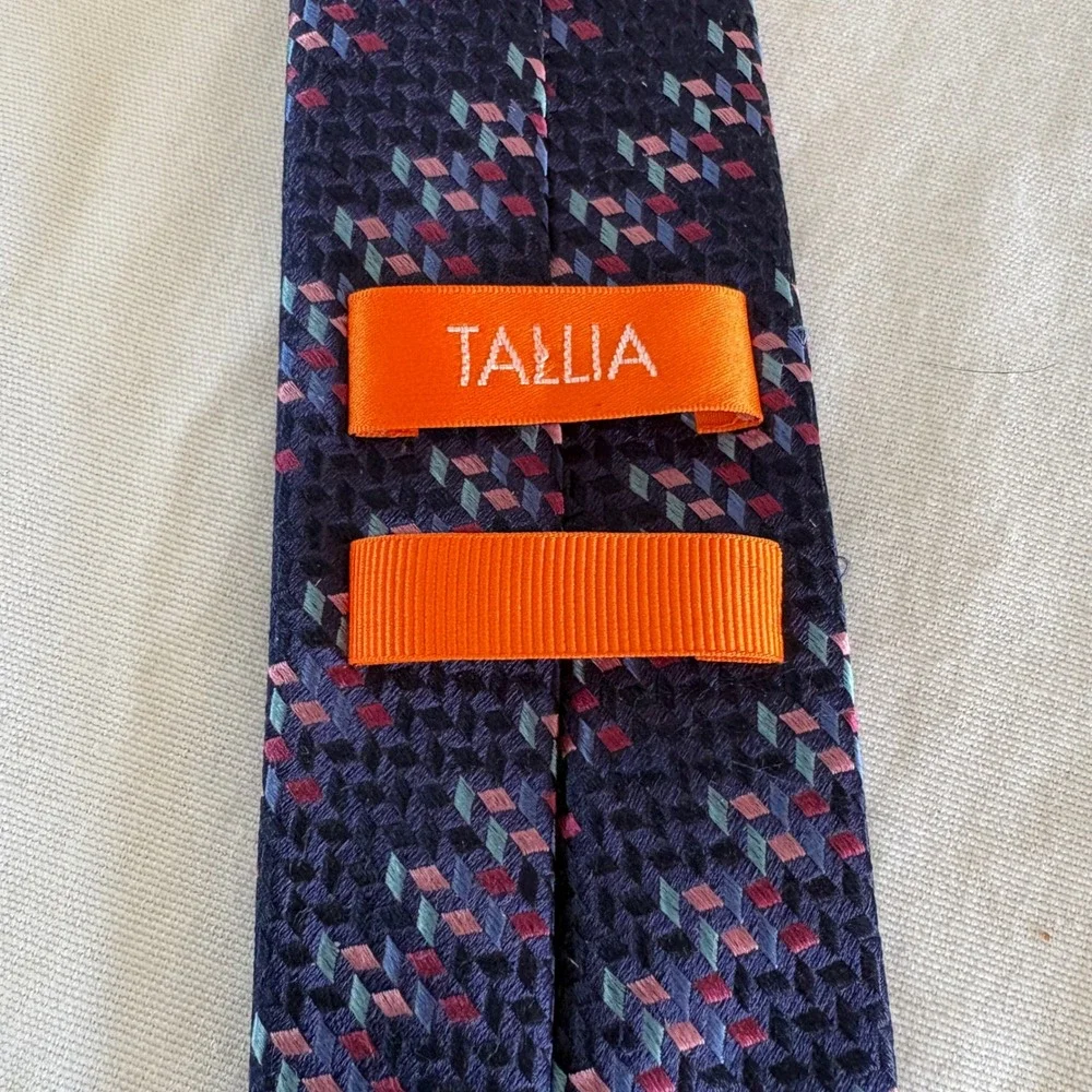 Tallia Mens‎ Navy Blue Geometric Diamond Silk Necktie 3 Inch Width 121148